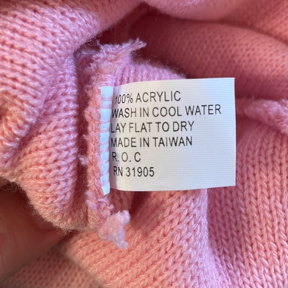 Kids Winter 💓 Beanie - Picture 3 of 3